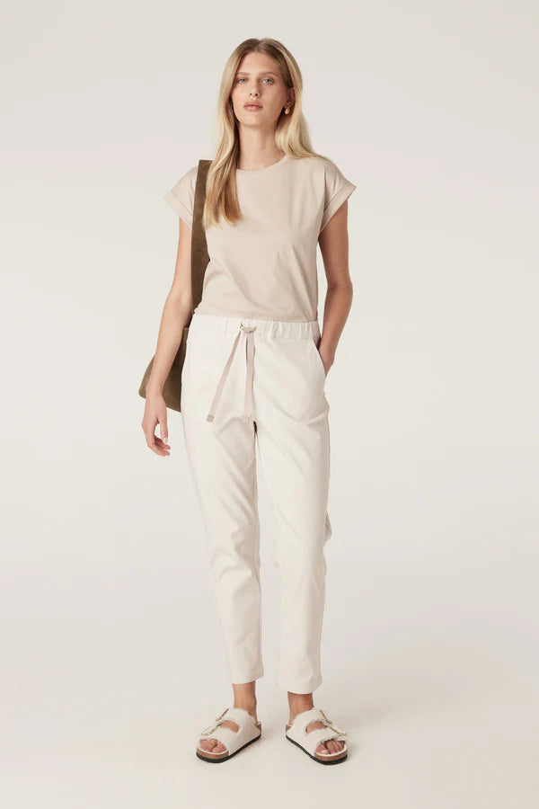 ZOE JOGGER | Parchment - Darling & Domain