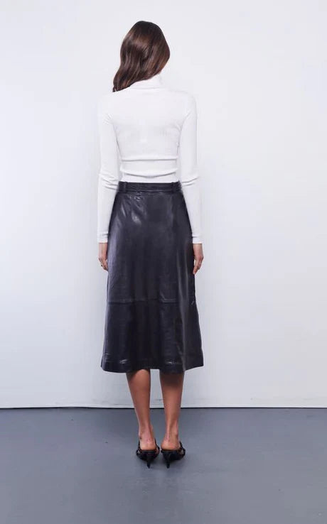BUSINESS LEATHER PLANE SKIRT | Black - Darling & Domain
