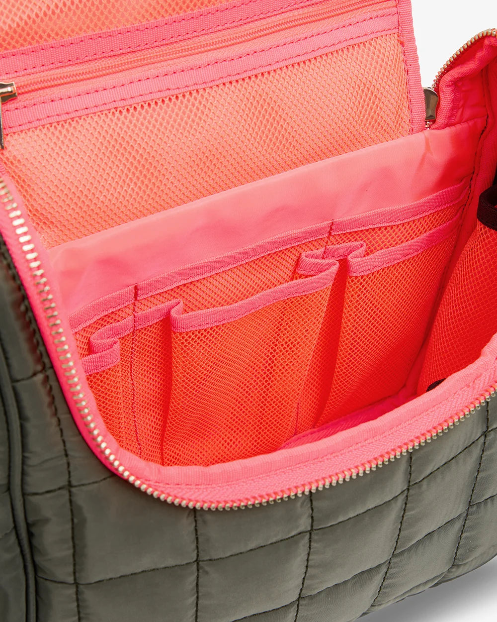 ESSENTIALS BAG in Khaki by Elms and King