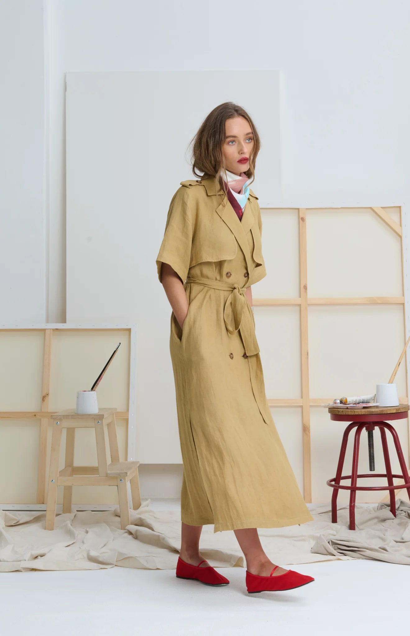 LE TRENCH DRESS in Golden from Le Stripe