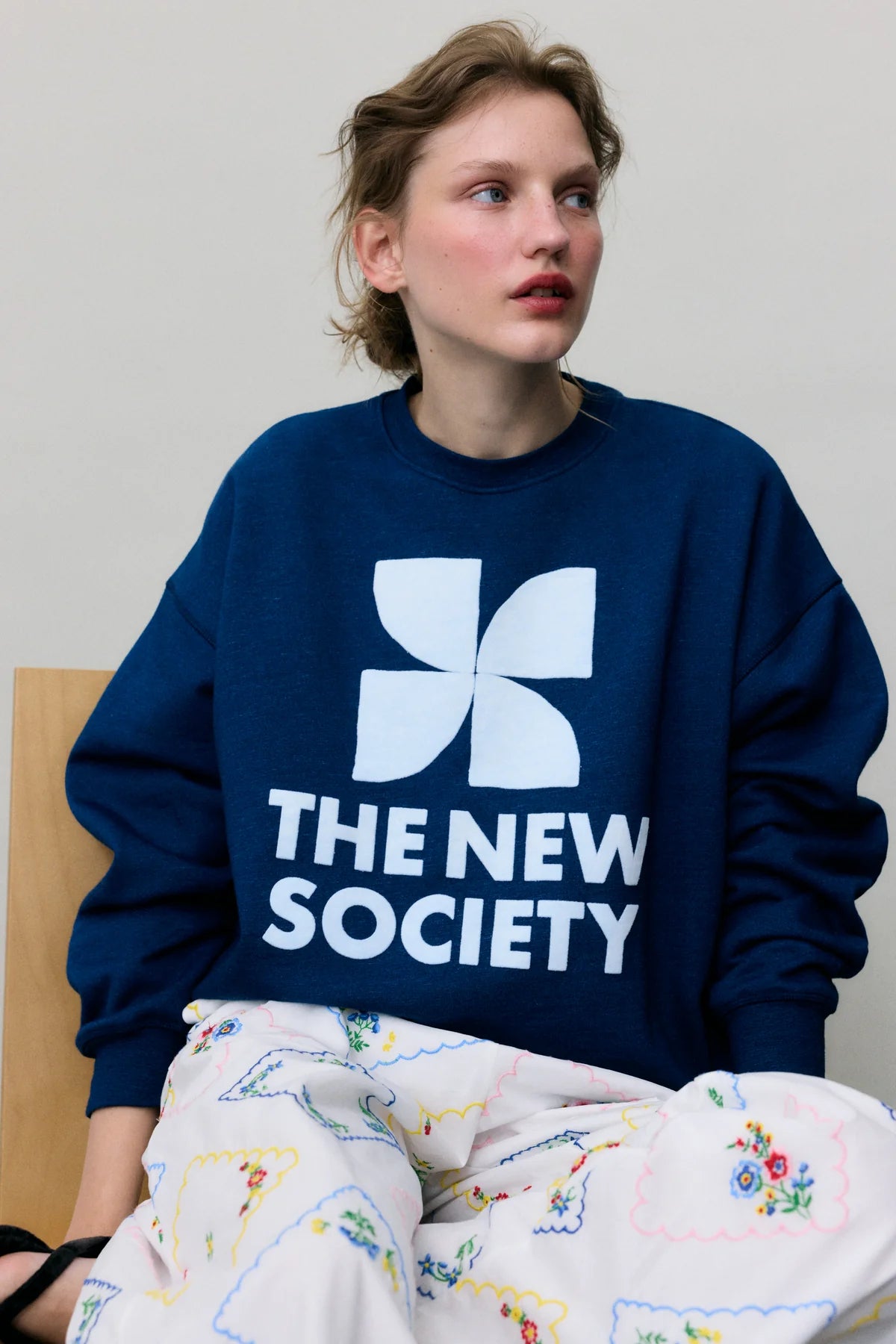 WOMANS SWEATSHIRT in Ocean Indigo by The New Society