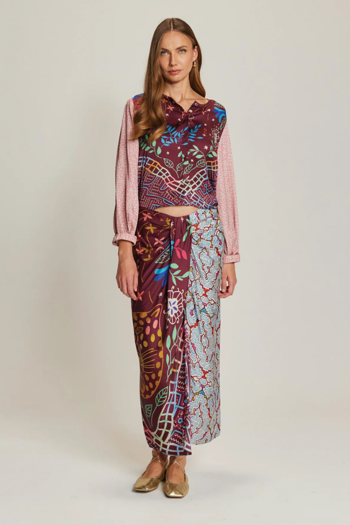 AVIA ROUND NECK SHIRT in Shipibo by ME369