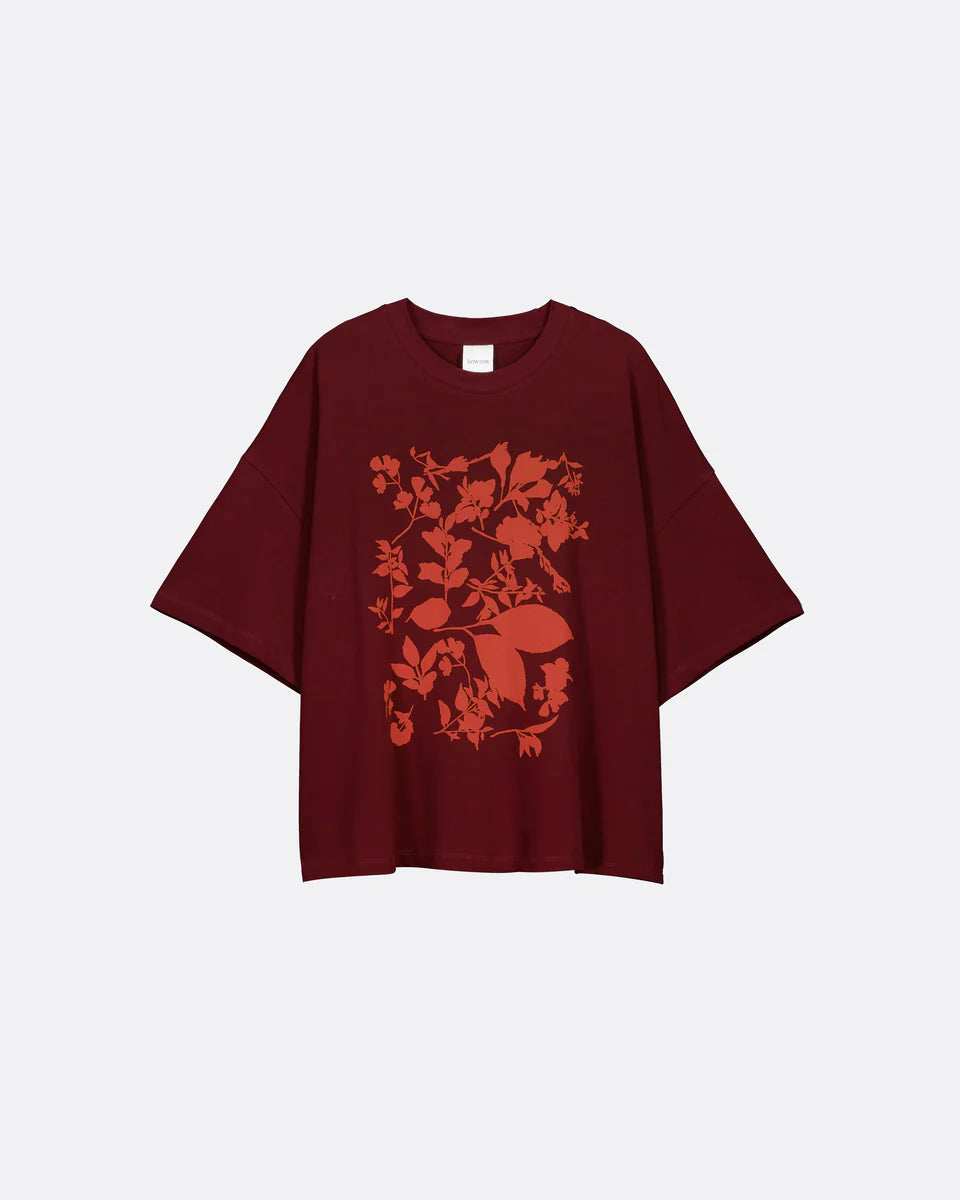 STENCIL TEE in Maroon by Kowtow