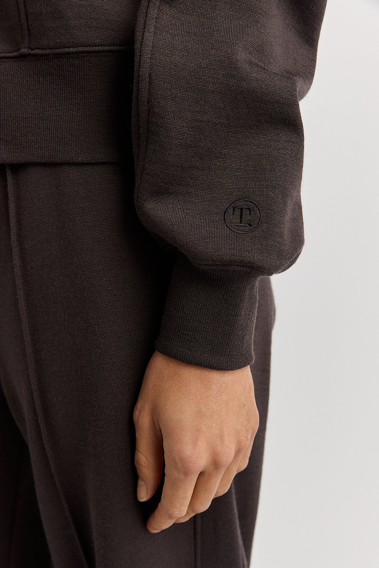 LOUNGE CROPPED HALF ZIP | Date - Darling & Domain