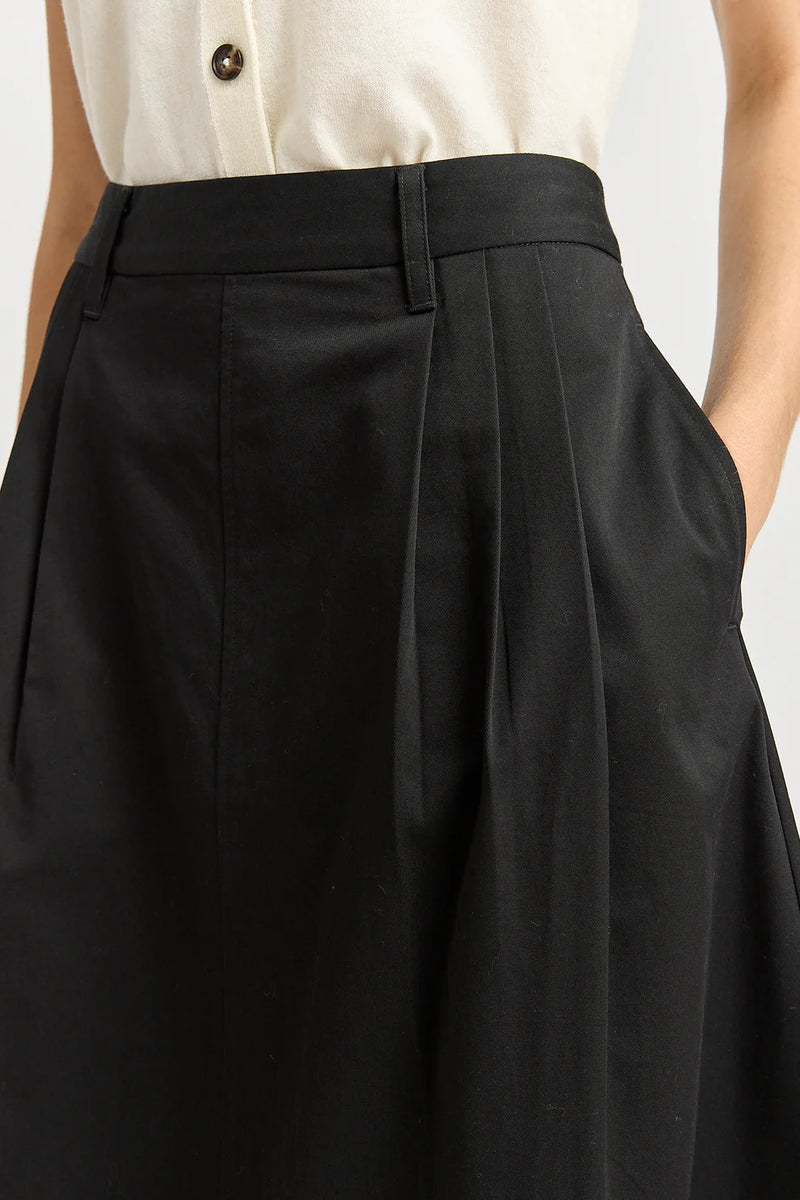 PLEAT DETAIL MIDI SKIRT in Black by Toorallie