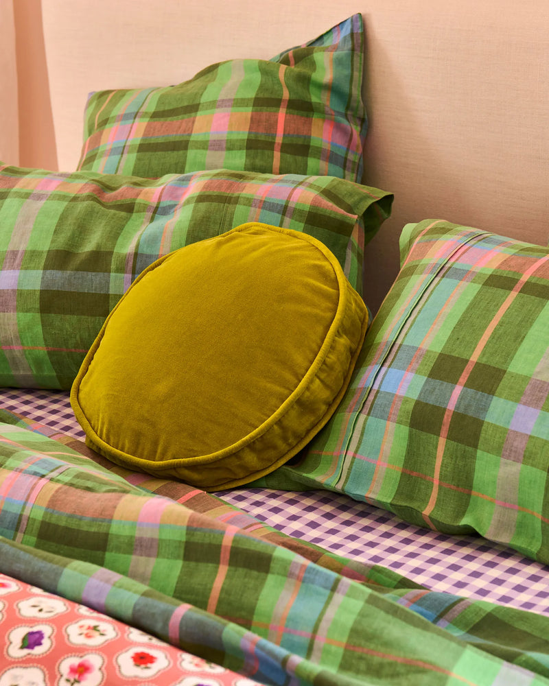 VELVET PEA CUSHION | Pear