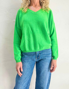 ALICIA CASHMERE KNIT TOP in Jungle Green by Absolut Cashmere