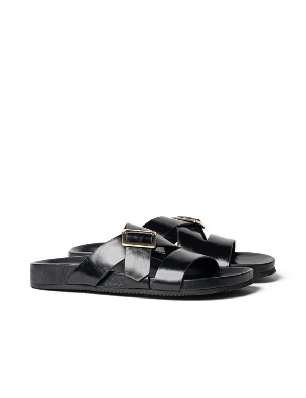 BUCKLE STRAP SLIDE in Black by La Tribe