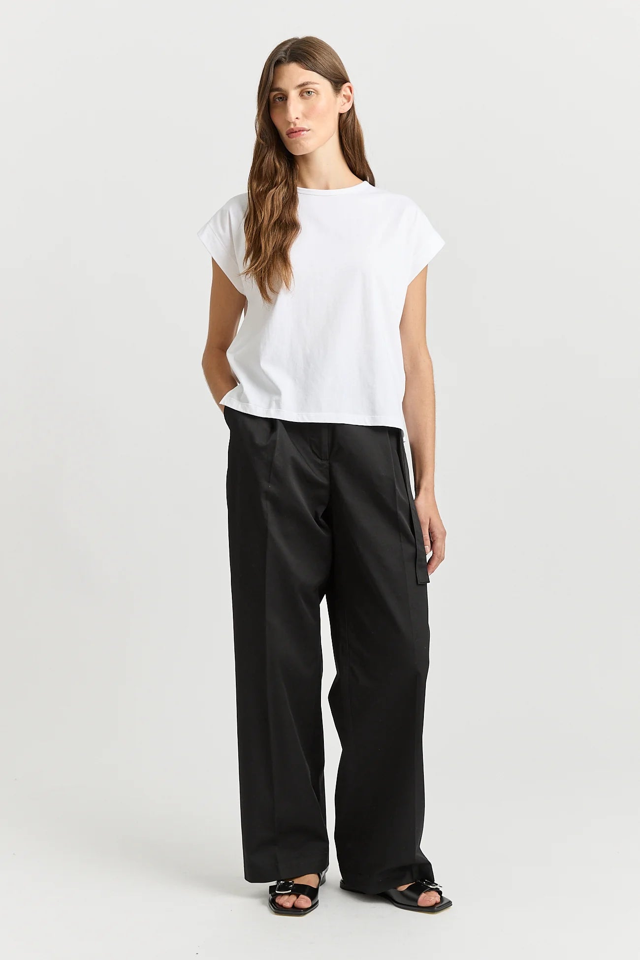 CREW NECK TANK | White - Darling & Domain