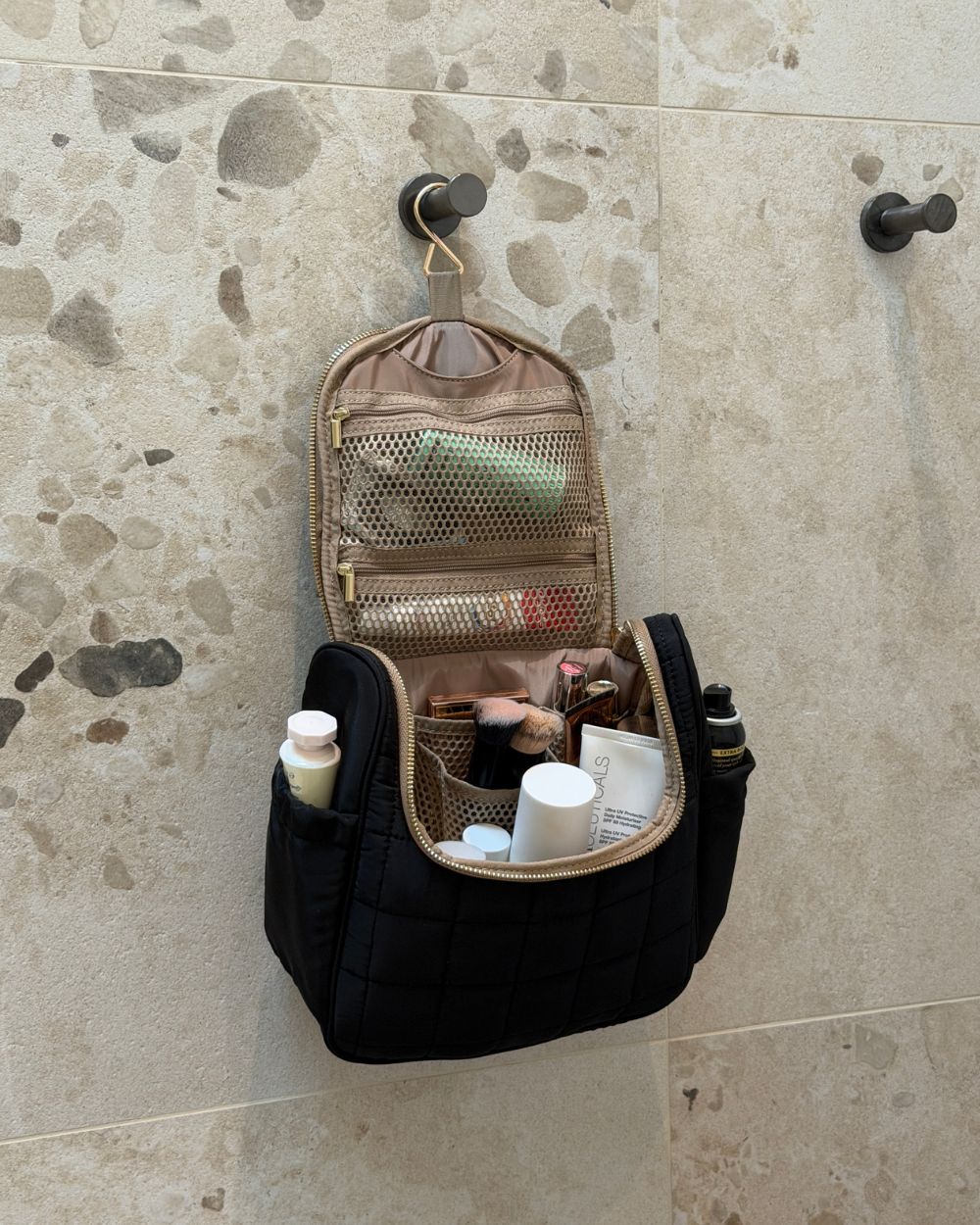 ESSENTIALS BAG in Black by Elms and King