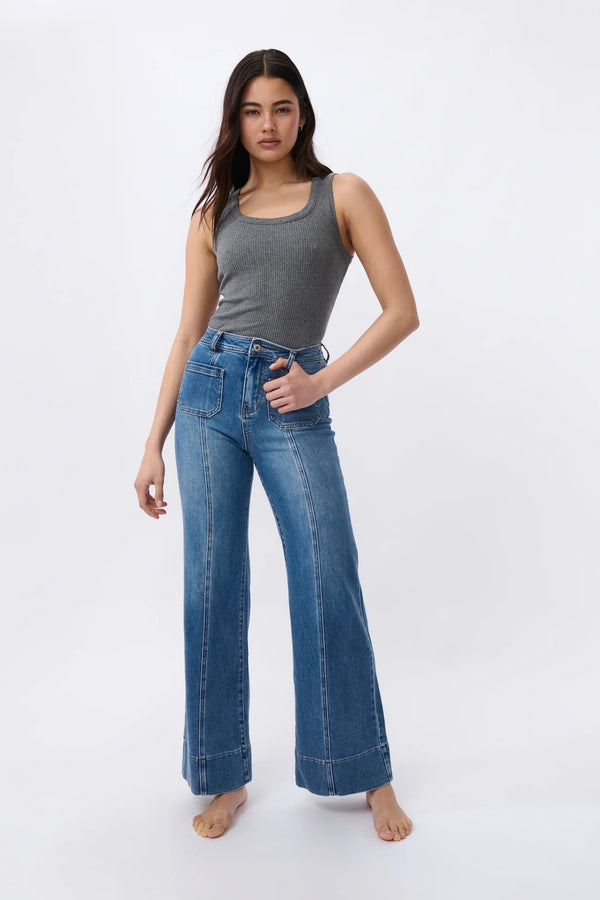 Kireina FARRAH JEAN in Dakota Wash