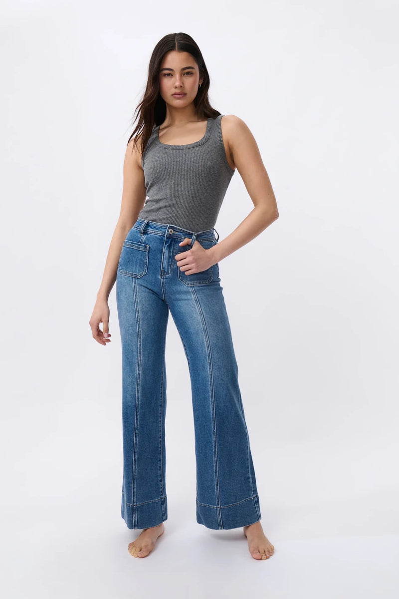 Kireina FARRAH JEAN in Dakota Wash