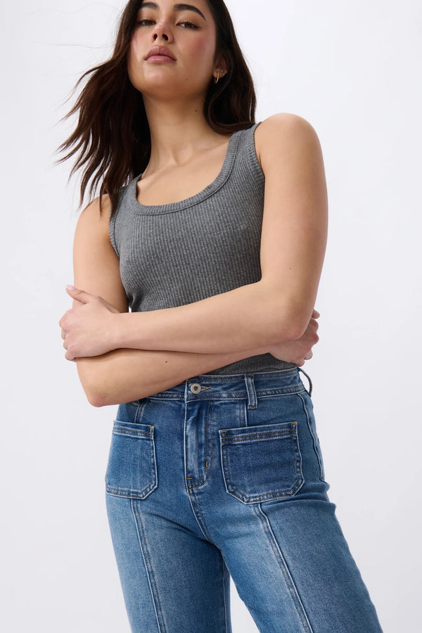 Kireina FARRAH JEAN in Dakota Wash