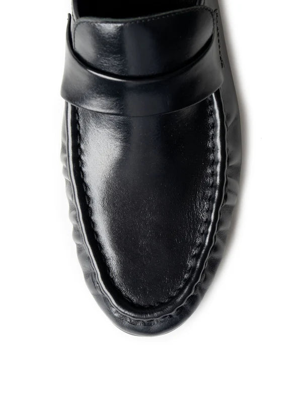 NAOMI LOAFER in Black by La Tribe