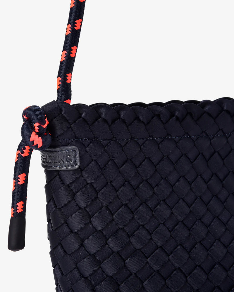 PANAMA CROSSBODY BAG | Navy Plait