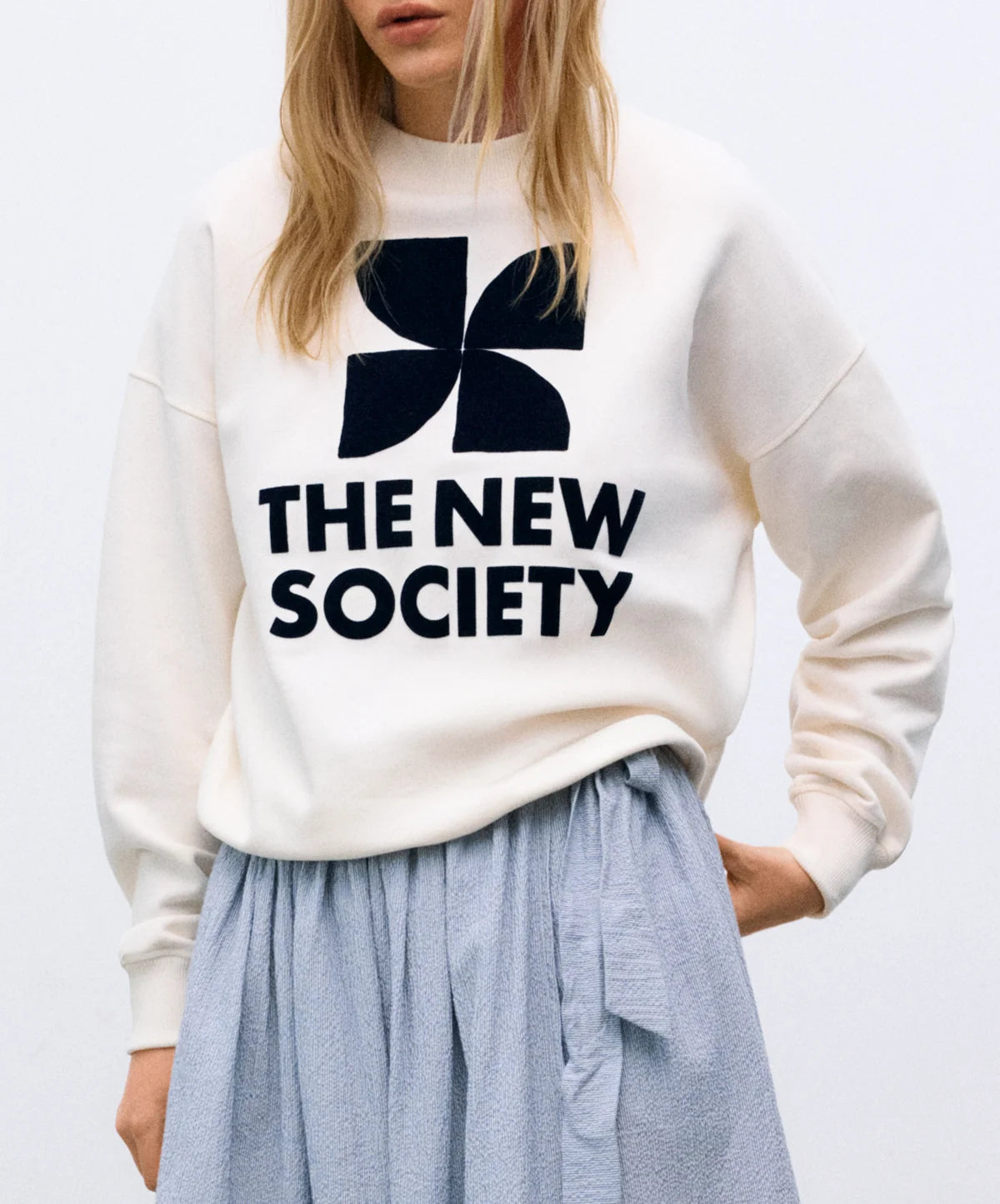WOMANS SWEATSHIRT in Ecru by The New Society