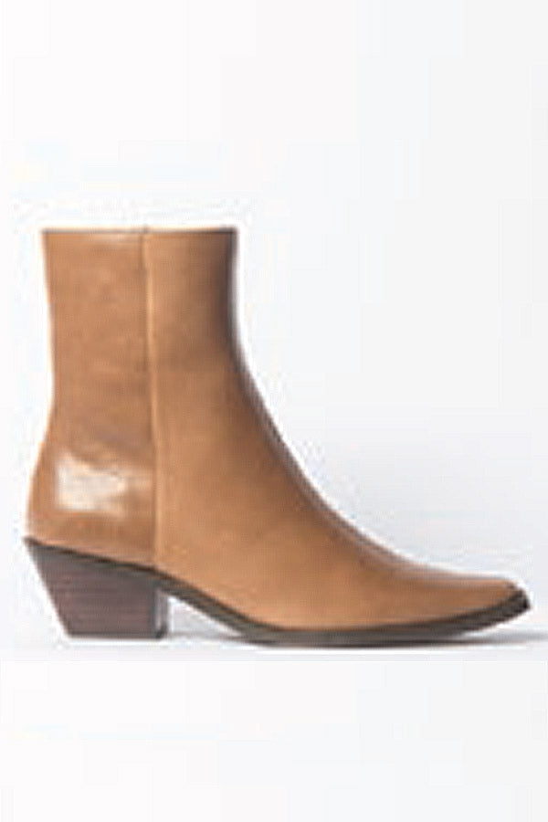 INTIMATION BOOT in Choc from Zoe Kratzmann