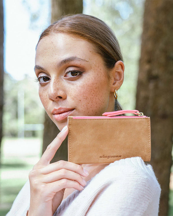 COMPACT WALLET in Vintage Tan by ARLINGTON MILNE
